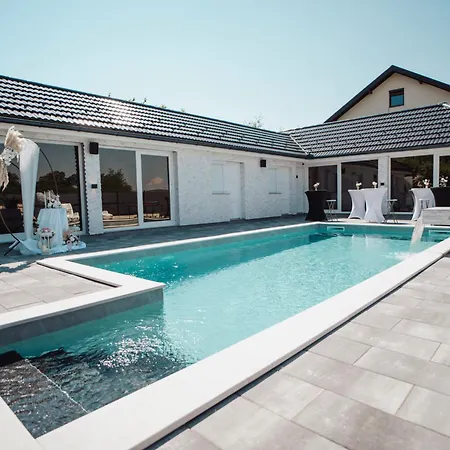 Villa Dayoff